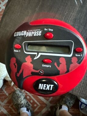 2013 - Hasbro Catch Phrase Handheld Electronic Game Tested Works  Black/Red